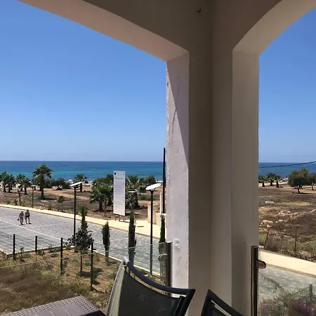 Lighthouse - 3br Seafront 50m To With Sea Views - Sleeps 6 Lejlighed *