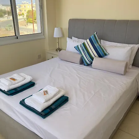 Beachfront - Spacious 3 Bed With Amazing Sea Views