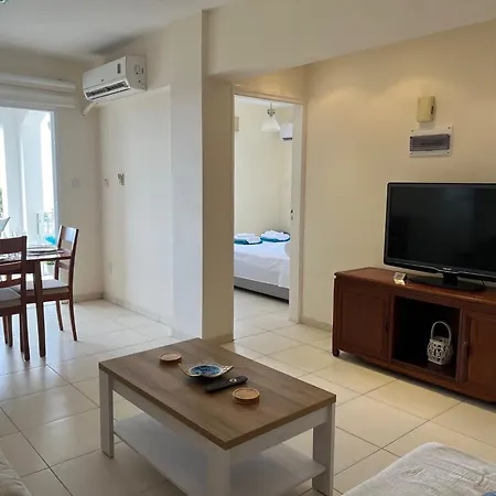Beachfront - Spacious 3 Bed With Amazing Sea Views * Paphos