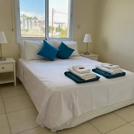 Beachfront - Spacious 3 Bed With Amazing Sea Views Paphos