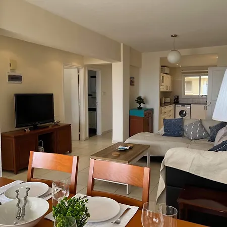 Apartment Beachfront - Spacious 3 Bed With Amazing Sea Views *