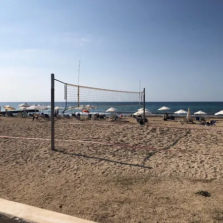 Beachfront - Spacious 3 Bed With Amazing Sea Views * Paphos