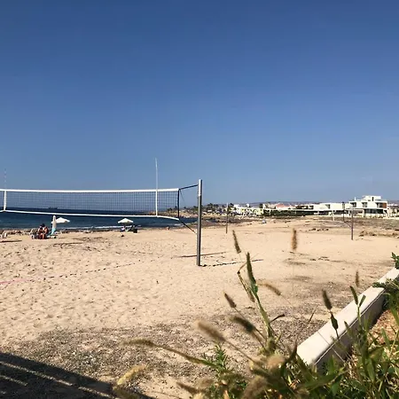 Beachfront - Spacious 3 Bed With Amazing Sea Views *