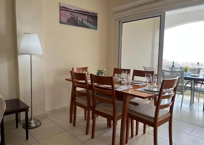 Lägenhet Lighthouse - 3br Seafront 50m To With Sea Views - Sleeps 6