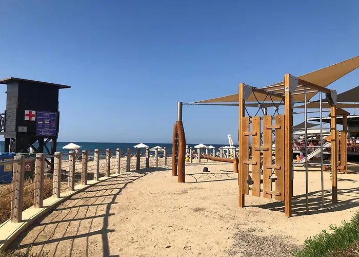 Lighthouse - 3br Seafront 50m To With Sea Views - Sleeps 6 * Paphos