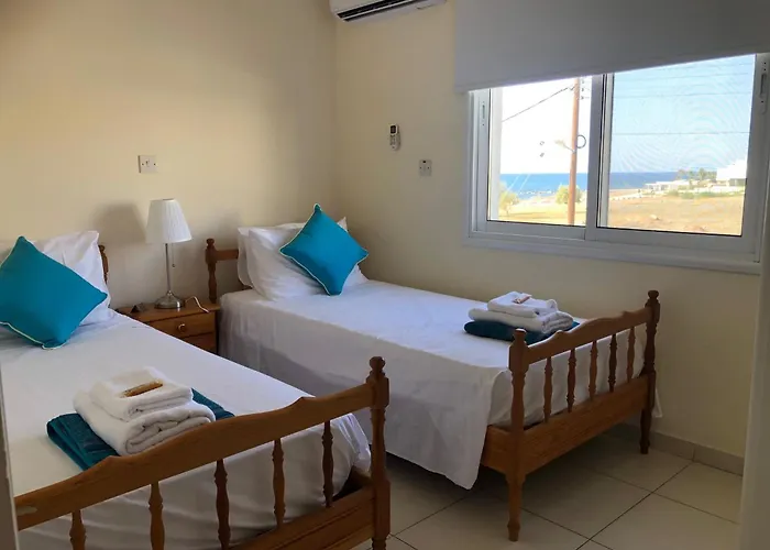 Lighthouse - 3br Seafront 50m To With Sea Views - Sleeps 6 Lägenhet *